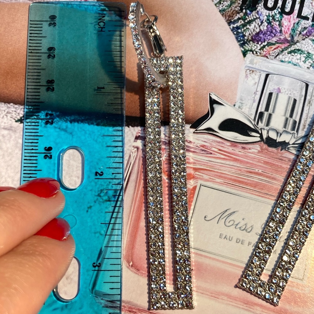 ⭐️ Long Silver Crystals Earrings - Picture 4 of 4